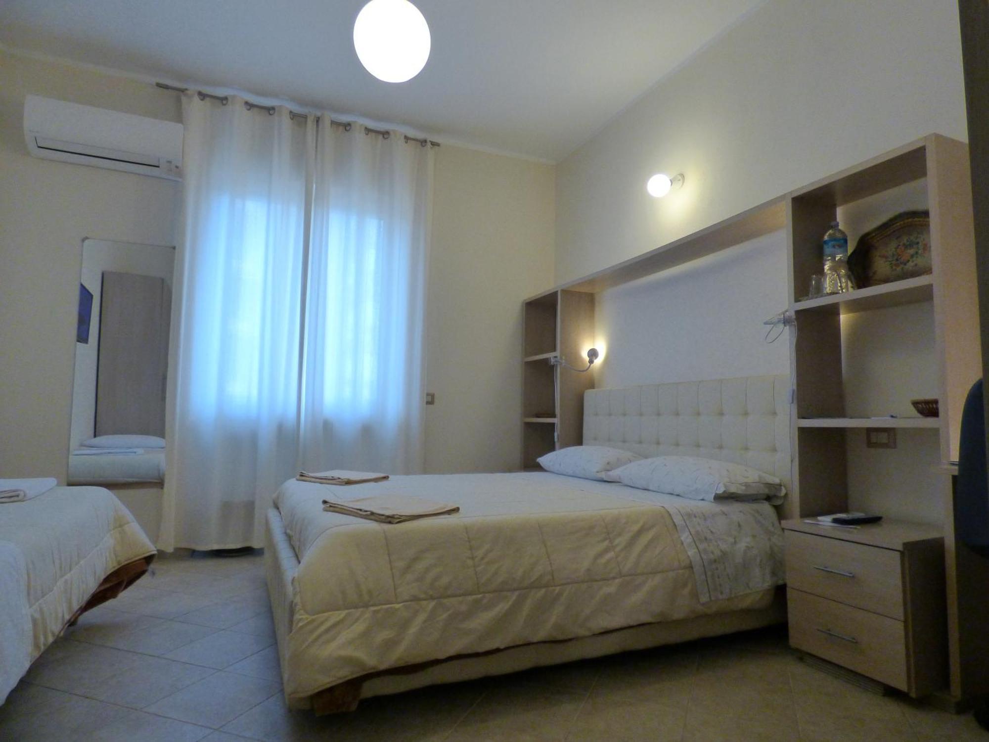 Hotel Anania Cagliari Camera foto
