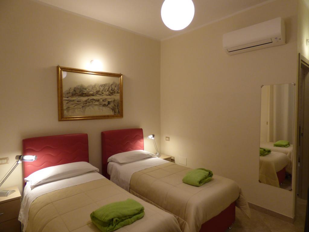 Hotel Anania Cagliari Camera foto